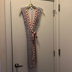 Like new DVF midi dress with a retro feel!